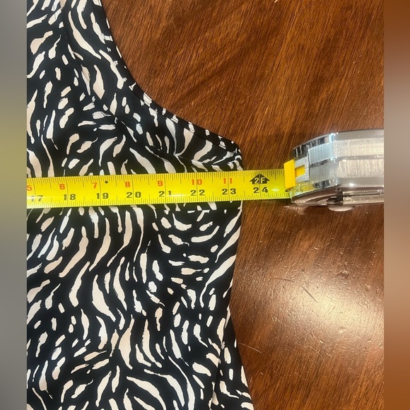 Plus size Nine West  Women's Black and White Sleeveless Top 2XL - Picture 5 of 6